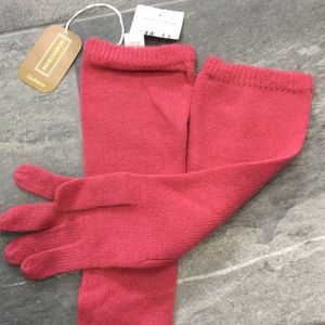 NWT magenta cashmere gloves from Nordstrom.
